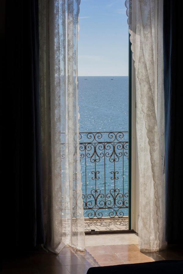 B&B Le Finestre Sul Mare Taranto Exteriér fotografie